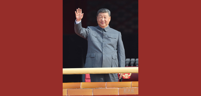 习近平来到天安门城楼主席台